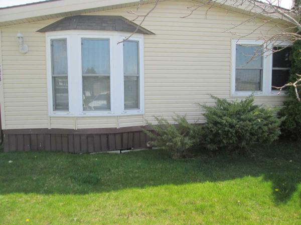 Deerfield Estates 26285 IroquoisFlat Rock, MI 48134