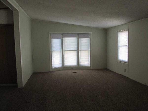 Deerfield Estates 26285 IroquoisFlat Rock, MI 48134