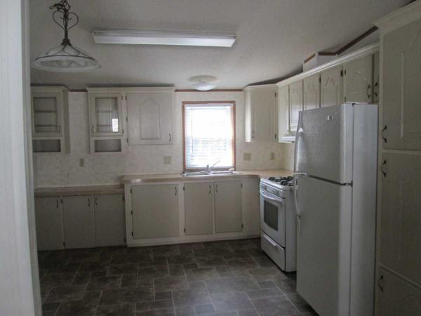 Deerfield Estates 26285 IroquoisFlat Rock, MI 48134