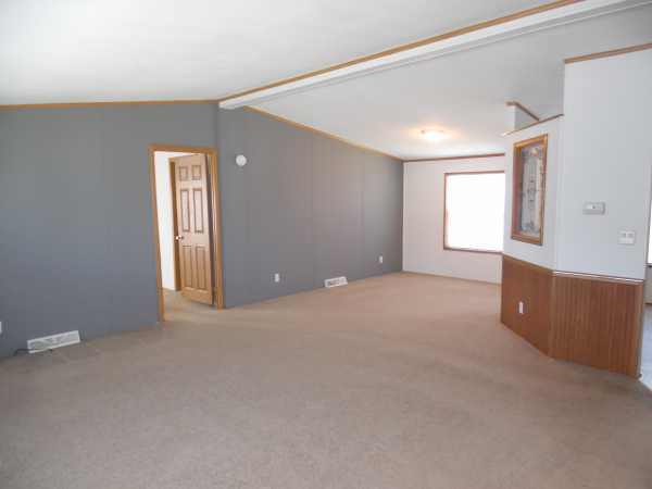 Frenchtown Villa / Elizabeth Woods 1956 Oak St.Newport, MI 48166