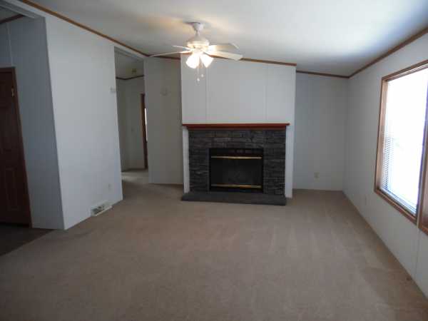 Frenchtown Villa / Elizabeth Woods 1956 Oak St.Newport, MI 48166