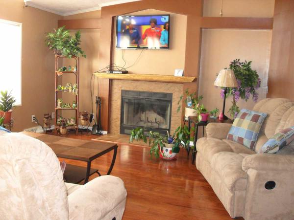 Frenchtown Villa / Elizabeth Woods 8720 STEPHANIENewport, MI 48166