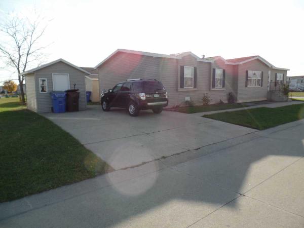 Frenchtown Villa / Elizabeth Woods 8732 Ashlyn DriveNewport, MI 48166