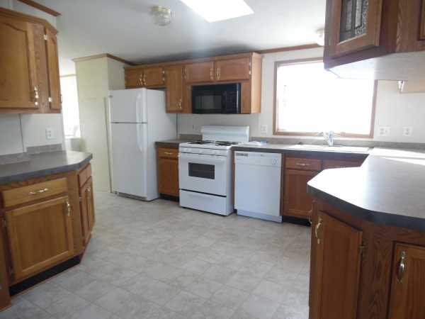 Frenchtown Villa / Elizabeth Woods 1870 Magnolia St.Newport, MI 48166