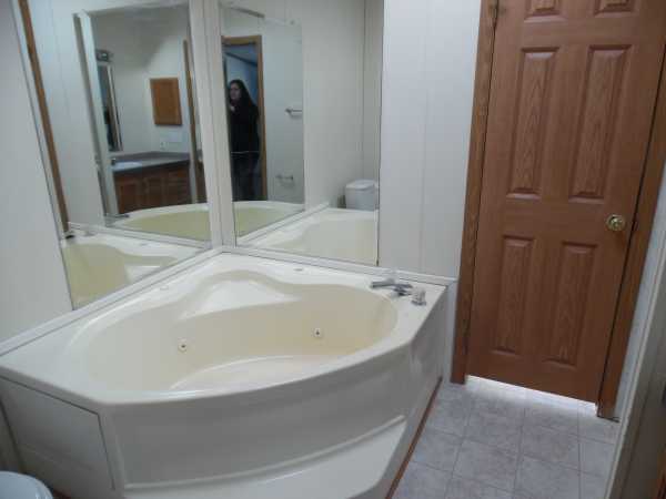 Frenchtown Villa / Elizabeth Woods 1870 Magnolia St.Newport, MI 48166