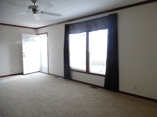 Frenchtown Villa / Elizabeth Woods 1413 Paree St.Newport, MI 48166