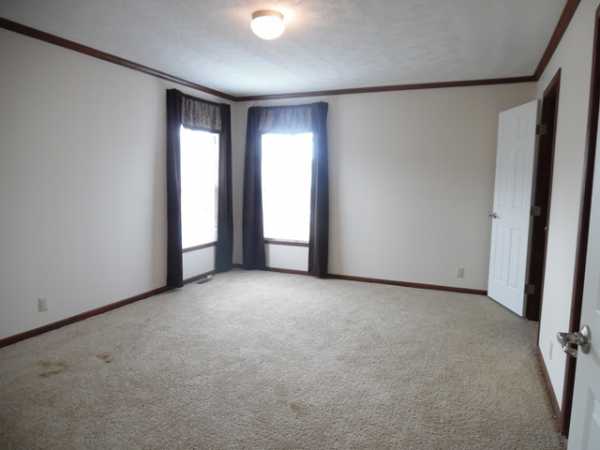 Frenchtown Villa / Elizabeth Woods 1413 Paree St.Newport, MI 48166