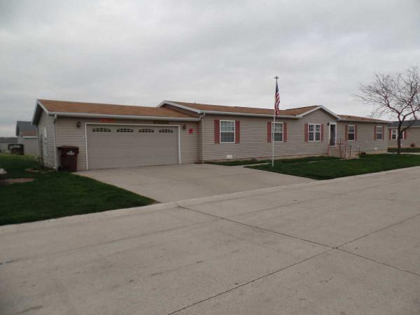 Frenchtown Villa / Elizabeth Woods 8427 Kirsten Dr.Newport, MI 48166