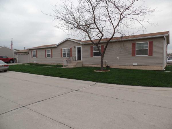 Frenchtown Villa / Elizabeth Woods 8427 Kirsten Dr.Newport, MI 48166