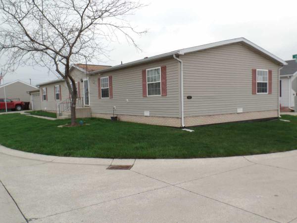 Frenchtown Villa / Elizabeth Woods 8427 Kirsten Dr.Newport, MI 48166