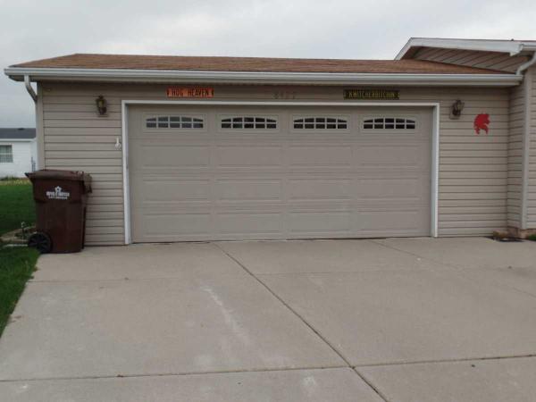 Frenchtown Villa / Elizabeth Woods 8427 Kirsten Dr.Newport, MI 48166