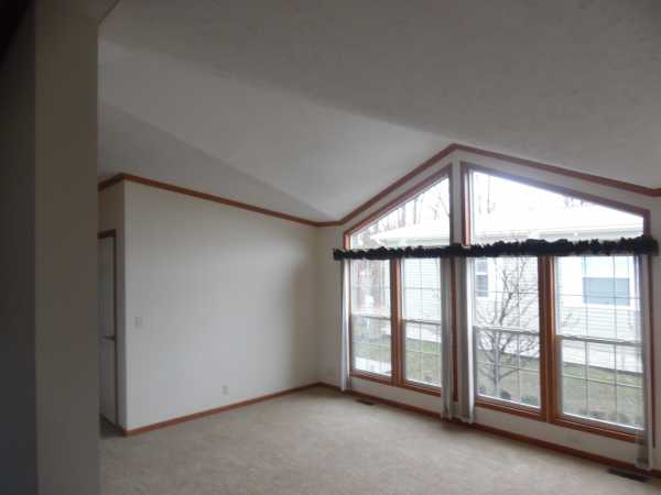 Meadowlands 29645 Meadow LaneGibraltar, MI 48173
