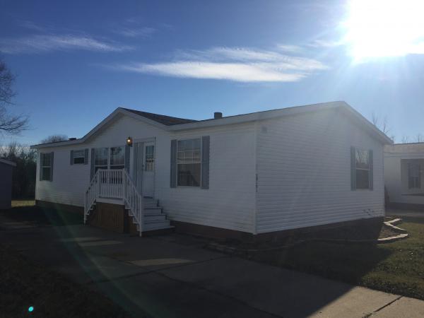 Meadowlands 29151 hidden riverGibraltar, MI 48173