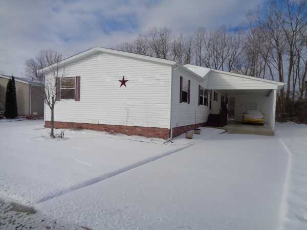 Meadowlands 29616 Meadow LaneGibraltar, MI 48173