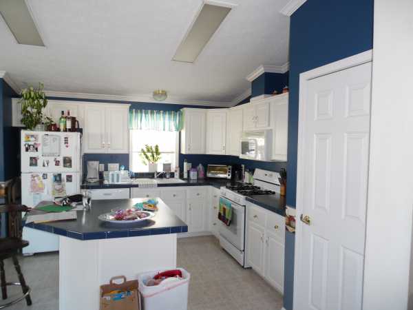 Meadowlands 29264 Oakhill DriveGibraltar, MI 48173