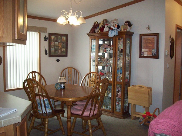 Huron Estates 28006 Charlemagne, #90Romulus, MI 48174