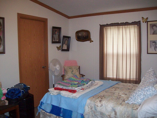 Huron Estates 28006 Charlemagne, #90Romulus, MI 48174