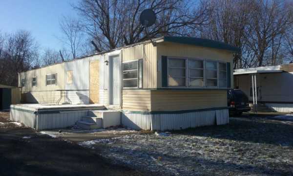 South Lyon Woods 240 WhittierSouth Lyon, MI 48178