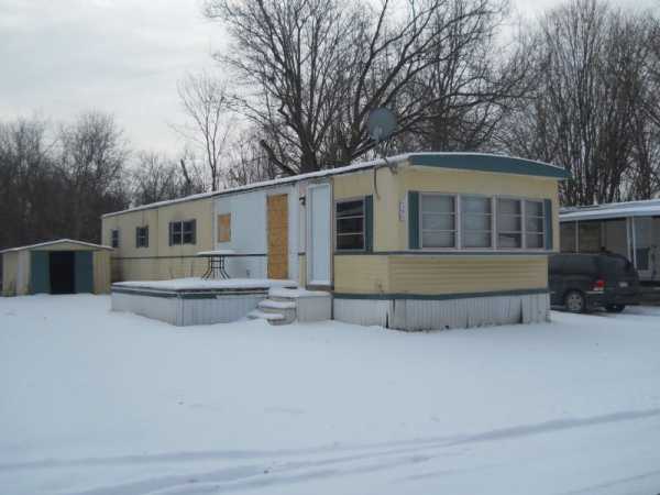 South Lyon Woods 240 WhittierSouth Lyon, MI 48178