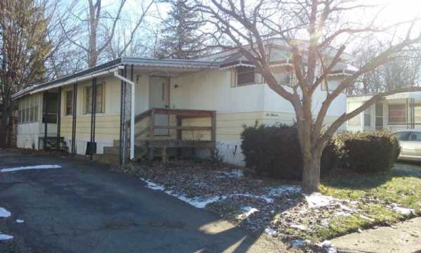 South Lyon Woods 611 Poe LaneSouth Lyon, MI 48178