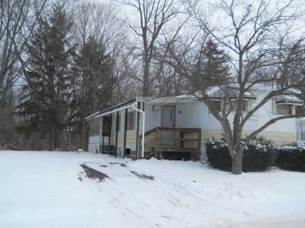 South Lyon Woods 611 Poe LaneSouth Lyon, MI 48178