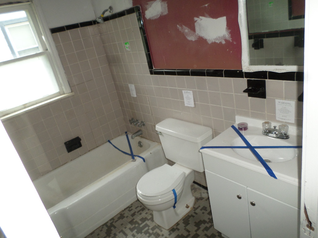 7486 LongacreDetroit, MI, 48228Wayne County