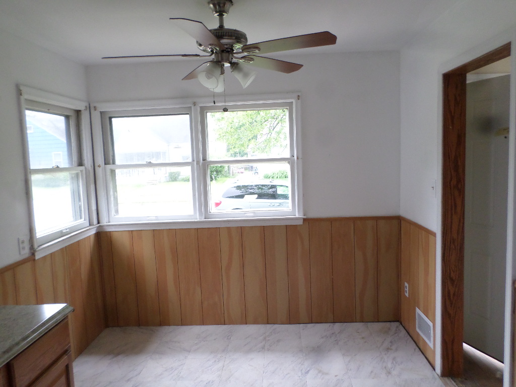 7486 LongacreDetroit, MI, 48228Wayne County