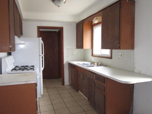 19361 Oakfield StDetroit, MI, 48235Wayne County