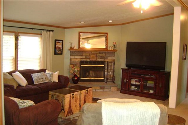 Rochester Estates 180 Marais Ct. W.Rochester Hills, MI 48307