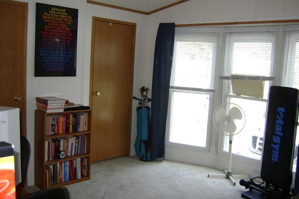 Rochester Estates 624 LaffertyRochester Hills, MI 48307