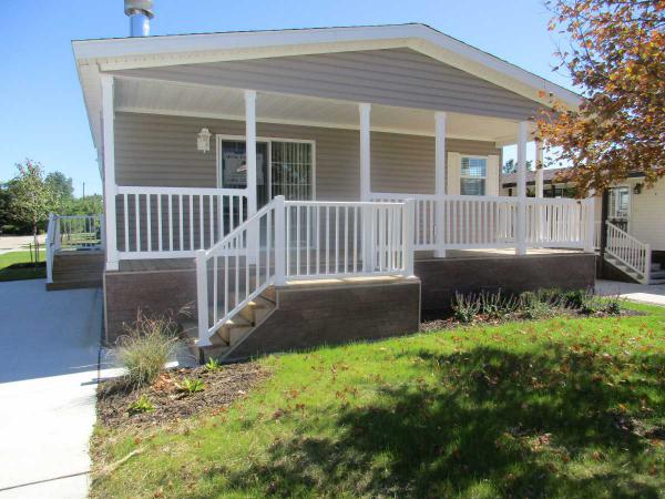Shelby Forest Mobile Home Park 49802 Berkshire Dr. SF514Shelby Township, MI 48315