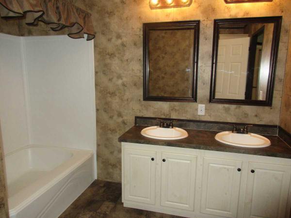 Shelby Forest Mobile Home Park 14439 Bexley Ct. #SF568Shelby Township, MI 48315