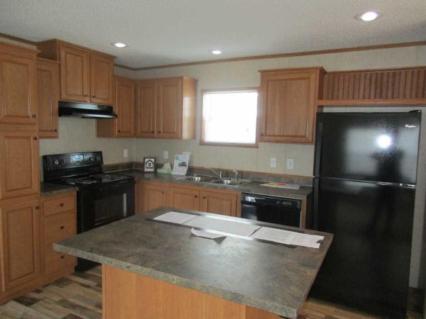 Shelby Forest Mobile Home Park 14476 Tyngsboro Ct. SF575Shelby Township, MI 48315