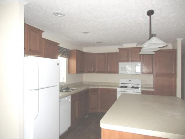 Shelby West 49897 Deer Run Dr. #241Shelby Township, MI 48315