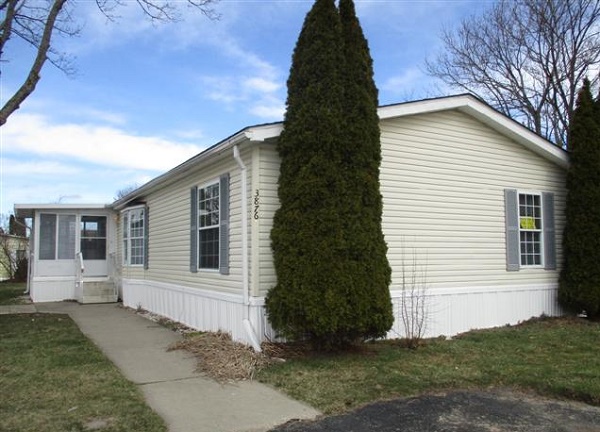 Clarkston Lakes 3876 AppleClarkston, MI 48348