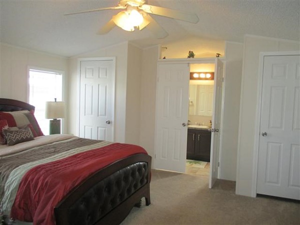 Clarkston Lakes 4518 Ivy CourtClarkston, MI 48348