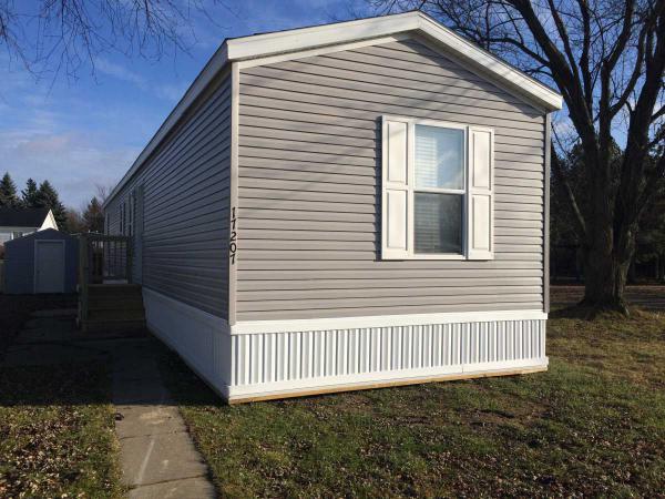 Springrove 17204 RobertsDavisburg, MI 48350