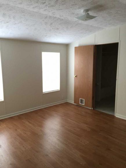 Woodlands Estates 526 Maple Ln.Oakland, MI 48363