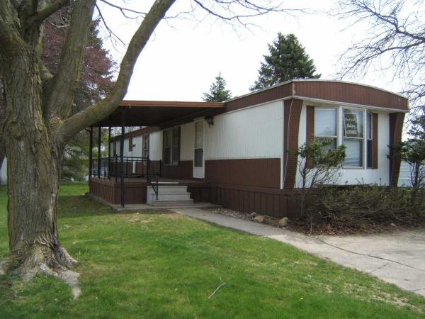 Woodlands Estates 373 Woodland DrOakland, MI 48363