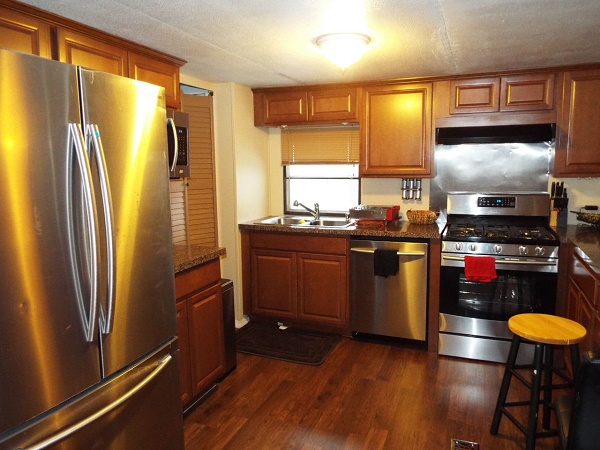 Novi Meadows 26219 LouisianaNovi, MI 48374
