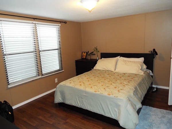 Novi Meadows 26219 LouisianaNovi, MI 48374