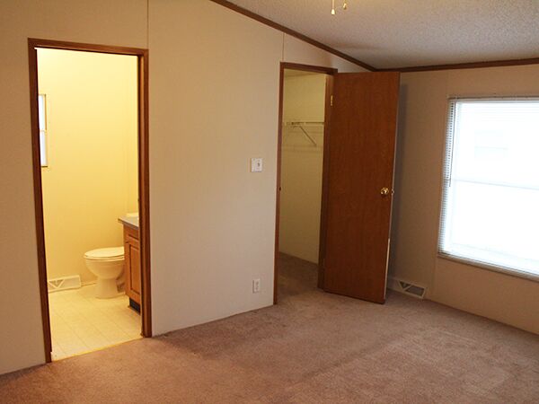 Cedarbrook Estates 5353 LaBelleWhite Lake, MI 48383