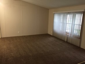 Meadow Lake 3775 Heathwood EastWhite Lake, MI 48383