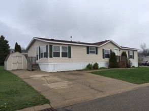 Meadow Lake 6182 Bentwood CircleWhite Lake, MI 48383