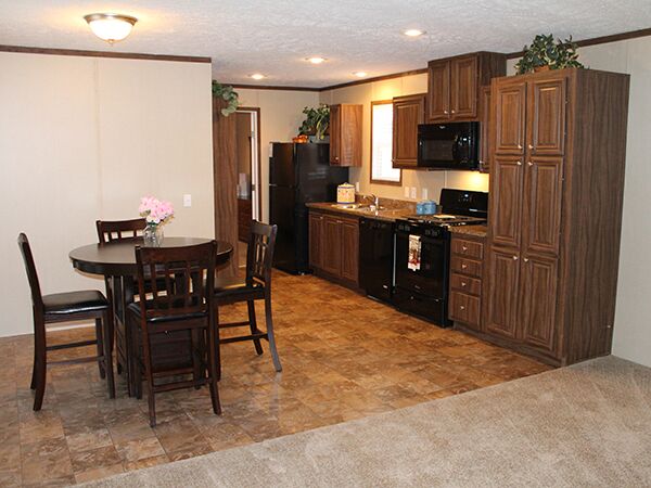 Stratford Villa 2237 KingWixom, MI 48393