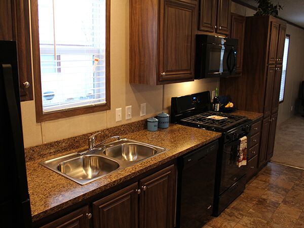 Stratford Villa 2237 KingWixom, MI 48393