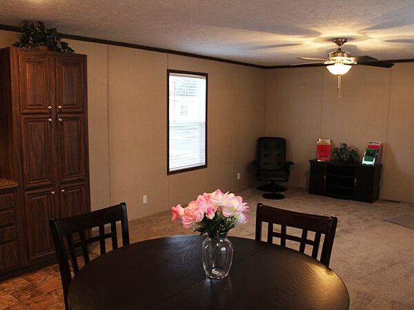 Stratford Villa 2237 KingWixom, MI 48393
