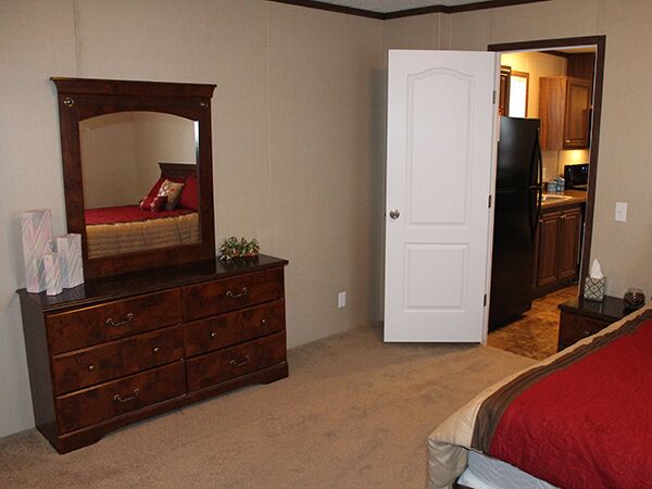 Stratford Villa 2237 KingWixom, MI 48393