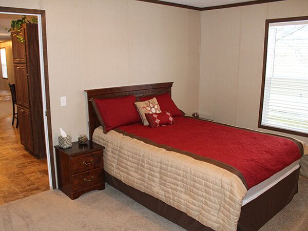 Stratford Villa 2237 KingWixom, MI 48393