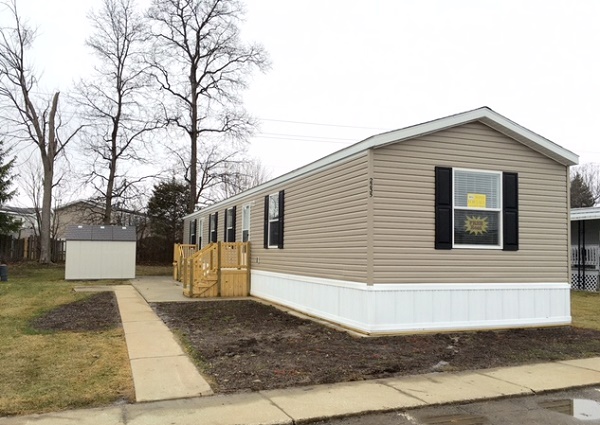 Stratford Villa 2235 EvergreenWixom, MI 48393